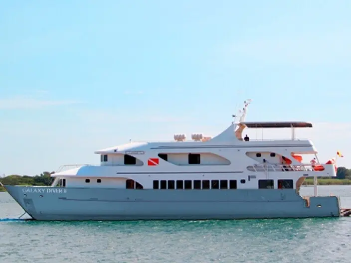 The Galaxy Diver II under way in the Galapagos