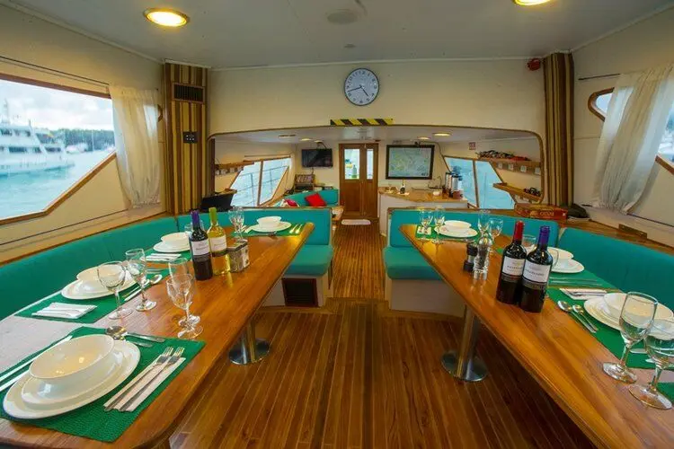 Divers on board the Nortada
