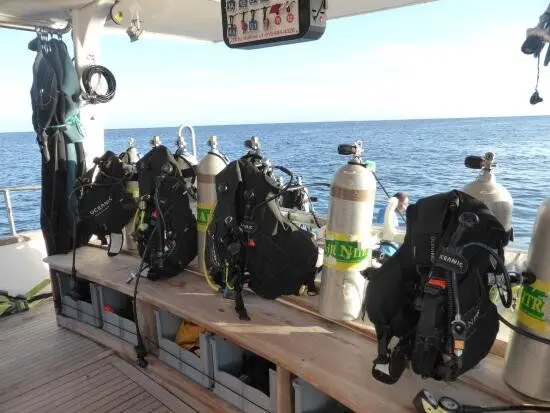 Diver entering the water from the Nortada