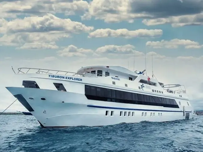 Tiburon Explorer liveaboard at anchor in the Galapagos
