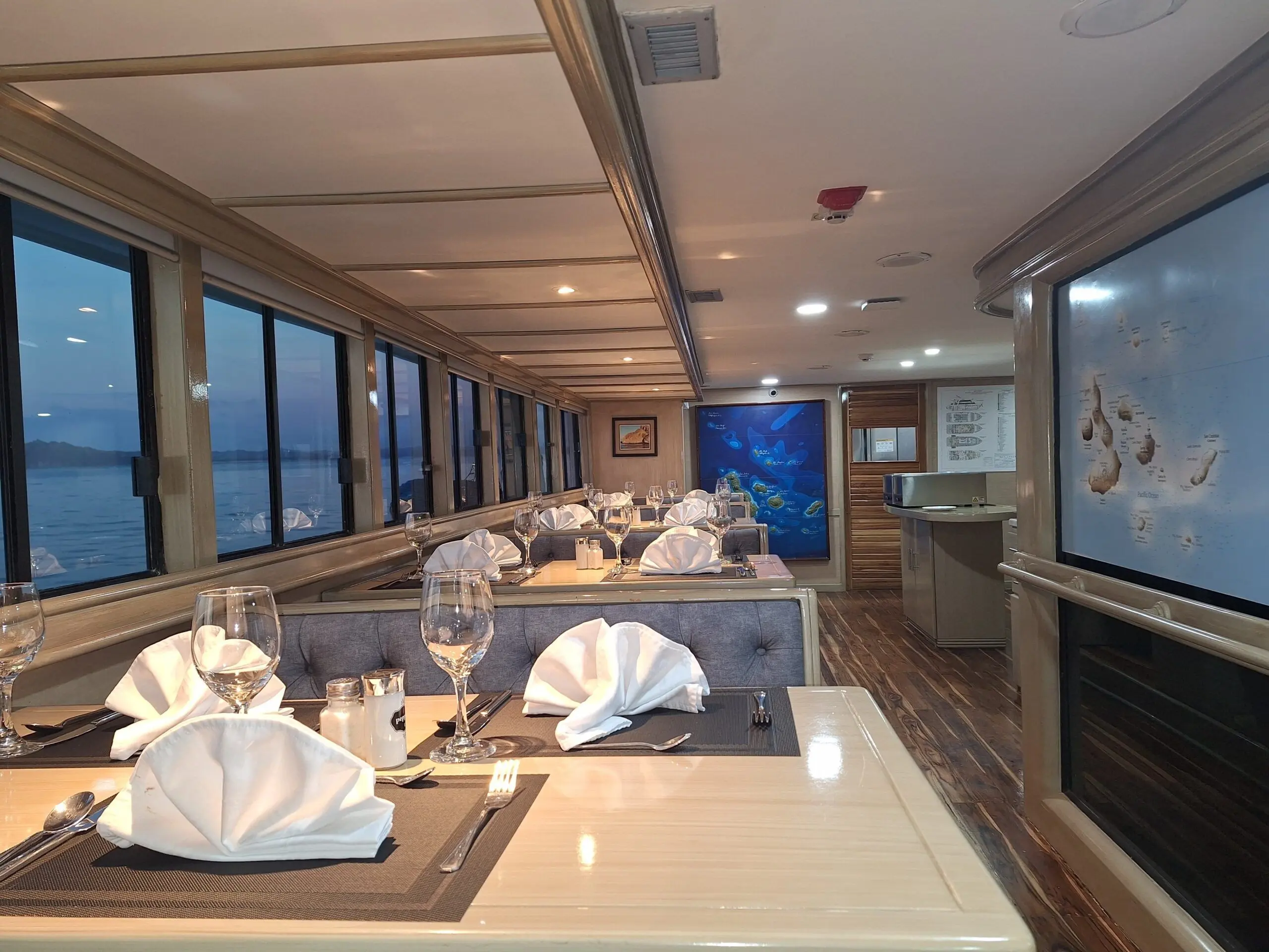 Dining room on the Letty