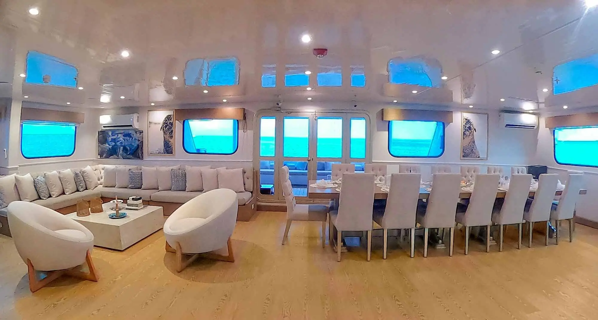 Lounge on board the Seaman Journey