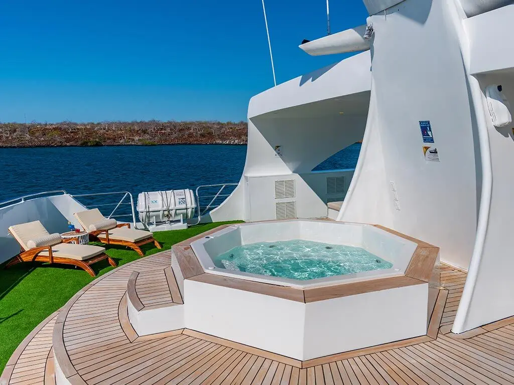 Jacuzzi on the sun deck of the Ocean Spray