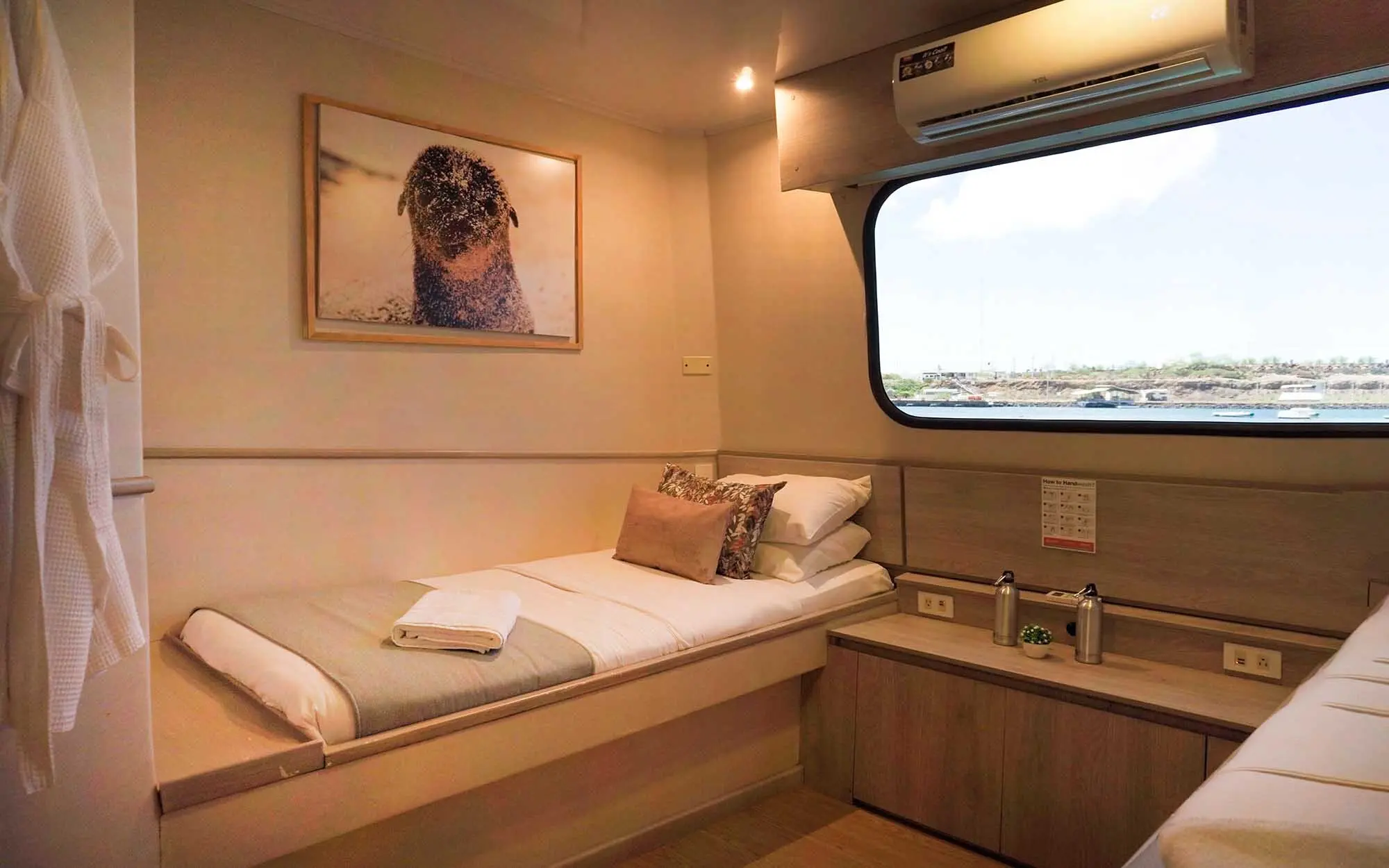 Twin cabin on the Seaman Journey
