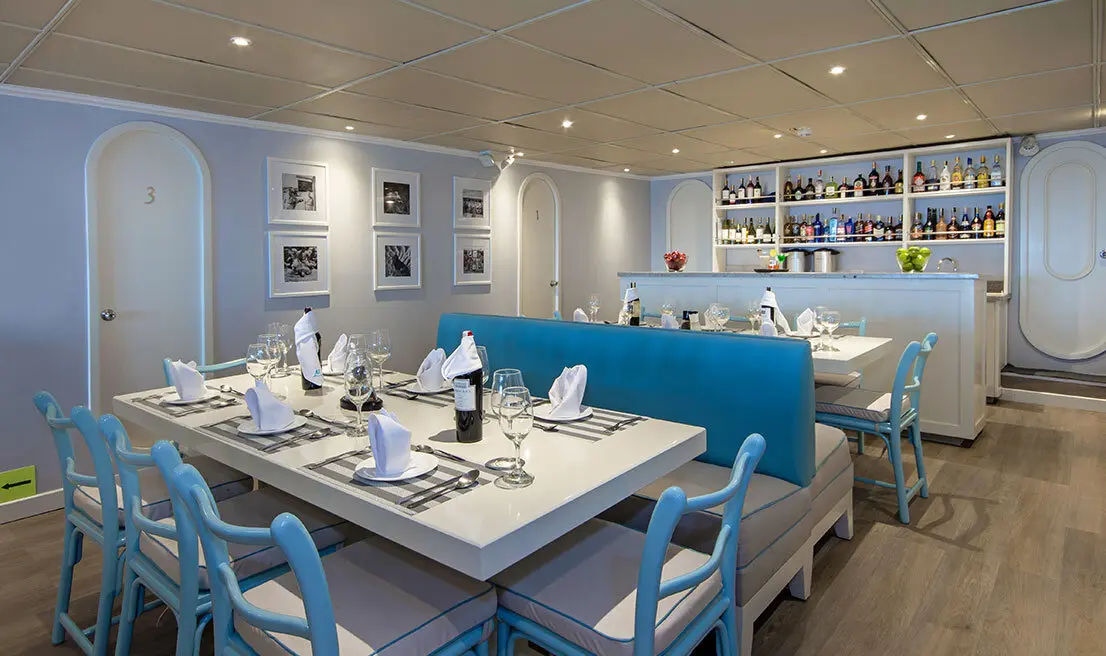 Dining room on the Archipel I