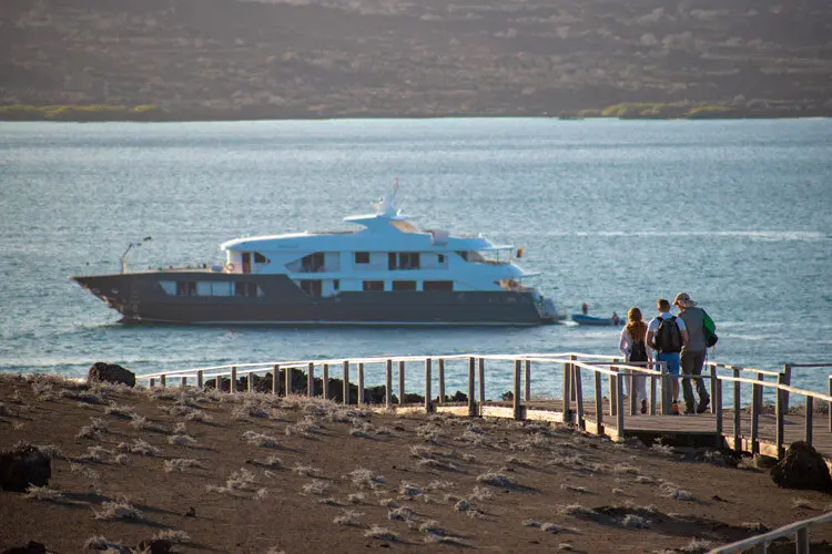 Guests on an excursion from the Infinity