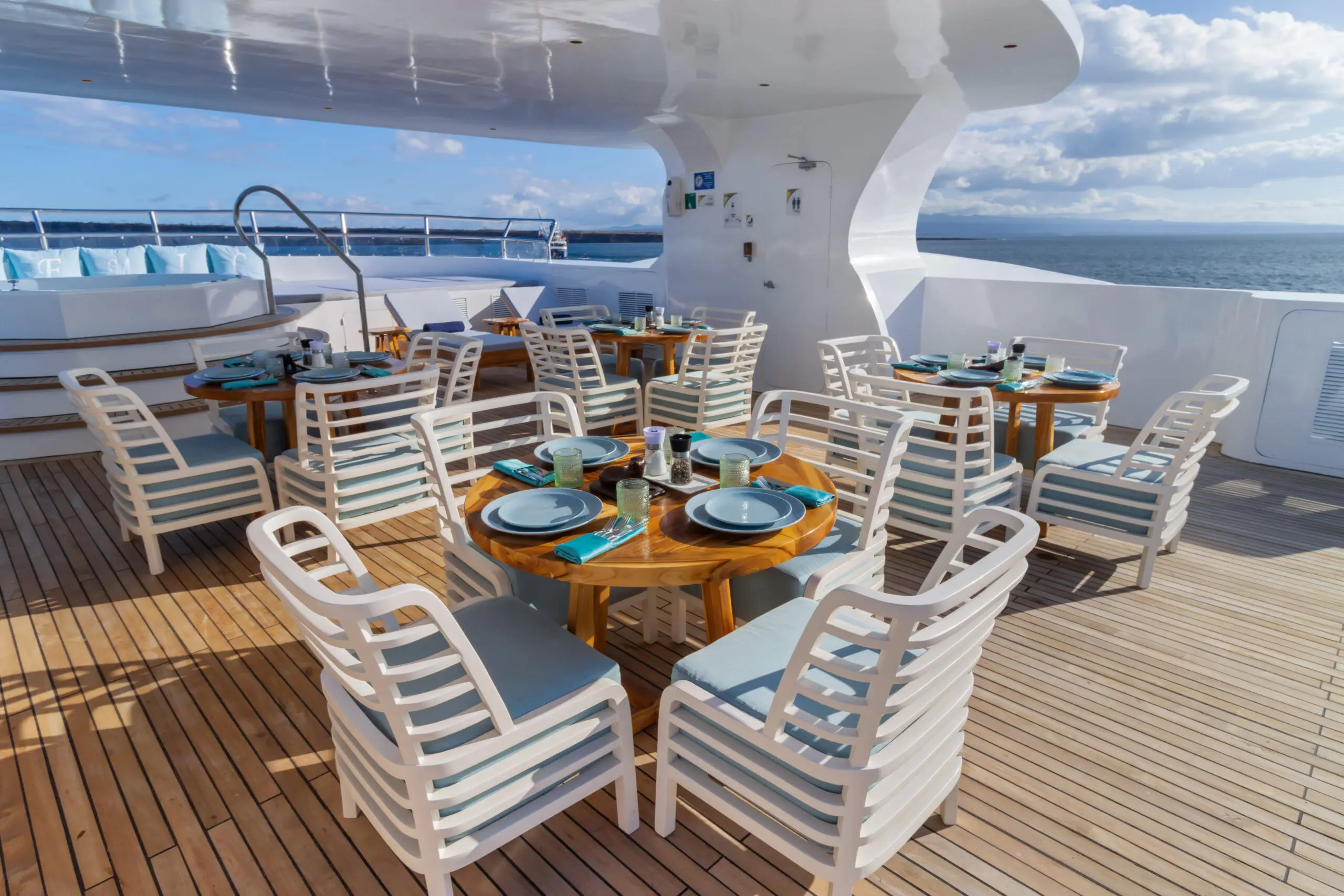 Dining on board the Endemic